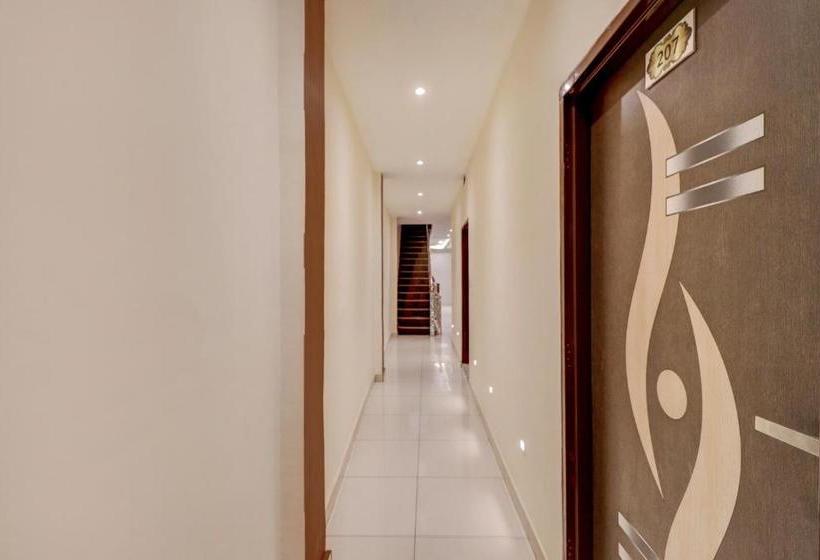 בית מלון כפרי Oyo 77562  Kabir