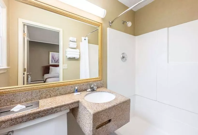 Hotelli Rodeway Inn Poughkeepsie