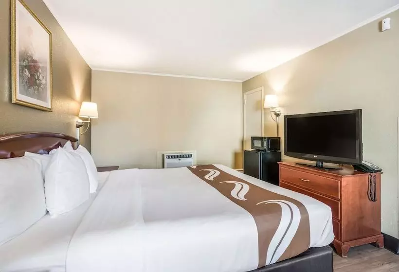 Hotelli Rodeway Inn Poughkeepsie