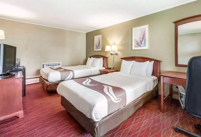 Hotelli Rodeway Inn Poughkeepsie