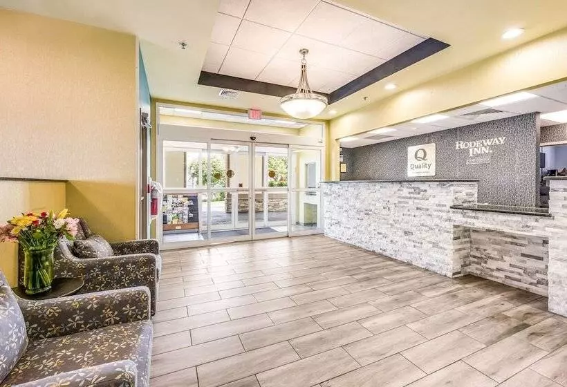 Hotelli Rodeway Inn Poughkeepsie