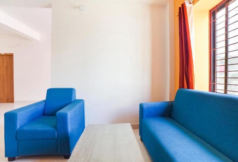 Pensió Oyo 77663 Shining Crystal Near Airport