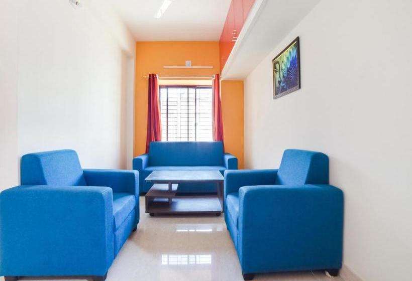 Pensió Oyo 77663 Shining Crystal Near Airport