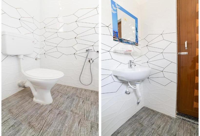 Pensió Oyo 77663 Shining Crystal Near Airport