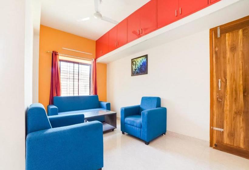 Pensió Oyo 77663 Shining Crystal Near Airport