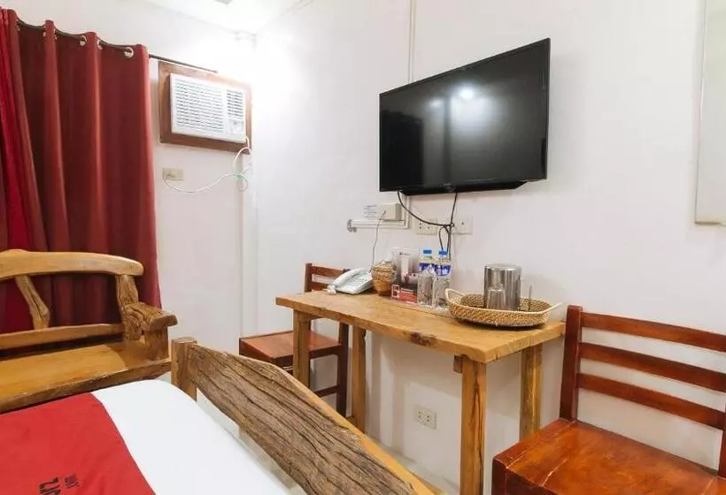 Reddoorz Plus @ Jollydays Hotel Nueva Ecija