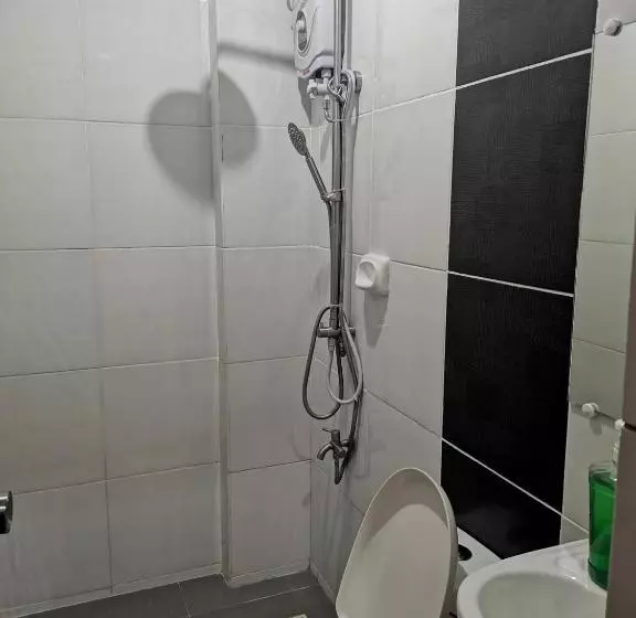 Reddoorz Plus @ Jollydays Hotel Nueva Ecija