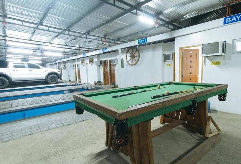 Reddoorz Plus @ Jollydays Hotel Nueva Ecija