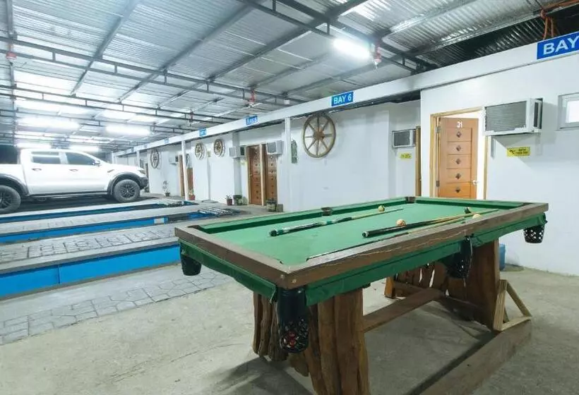 Reddoorz Plus @ Jollydays Hotel Nueva Ecija