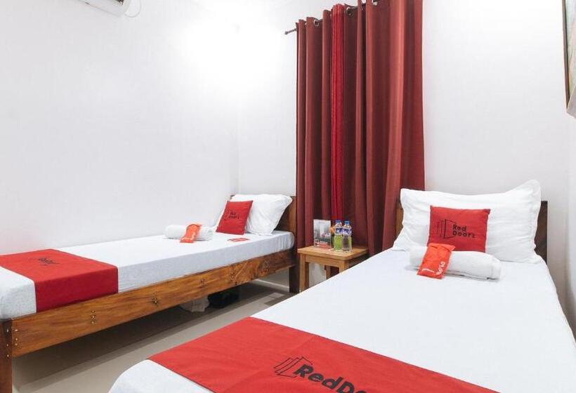 Reddoorz Plus @ Jollydays Hotel Nueva Ecija