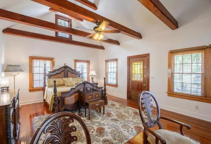 ユースホステル Old Colorado Inn