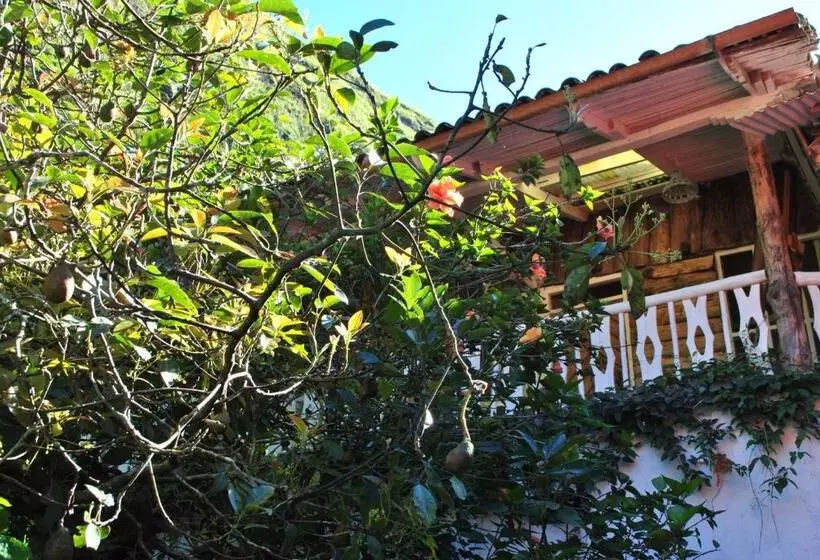 تختخواب و صبحانه Pacheco Farmhouse   Intag Valley