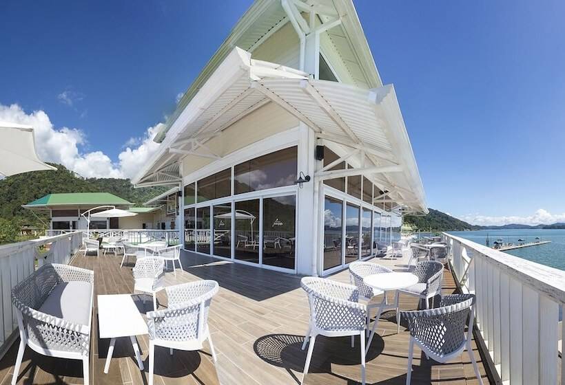 هتل Amaka Ocean Living Lodge