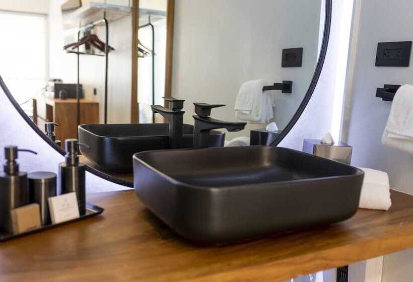 هتل Amaka Ocean Living Lodge