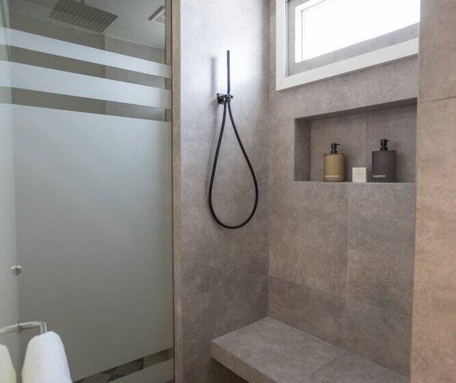 هتل Amaka Ocean Living Lodge