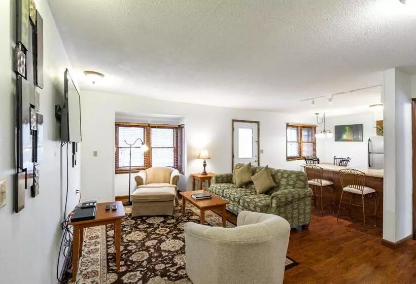 Hotelli Crown Resorts At Wolf Run