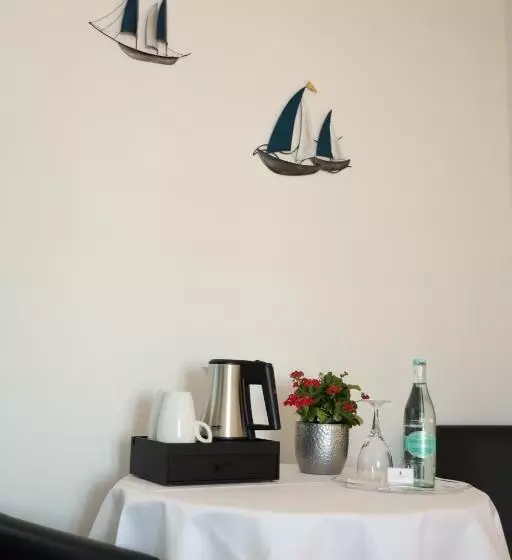 Hotelli Gästehaus Am Schweriner See