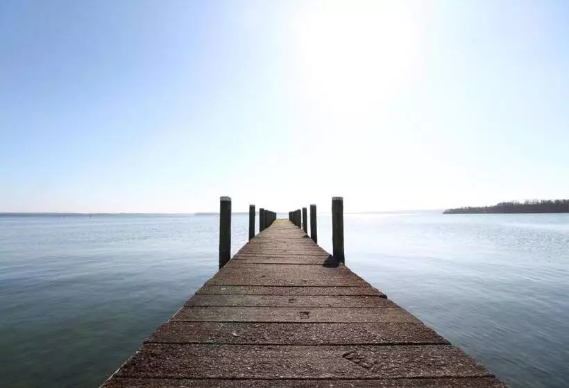 Hotelli Gästehaus Am Schweriner See