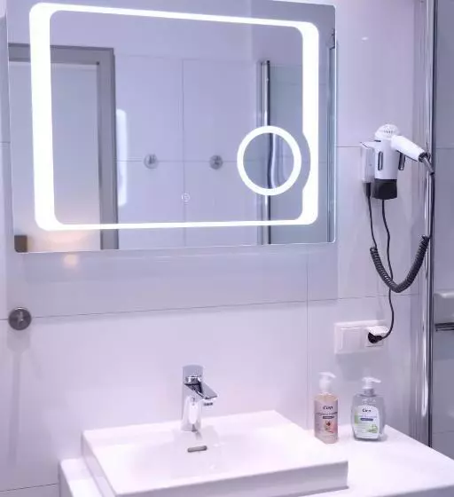 Hotelli Gästehaus Am Schweriner See