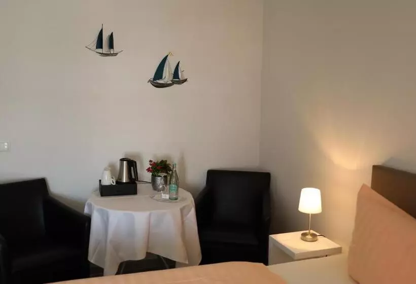 Hotelli Gästehaus Am Schweriner See