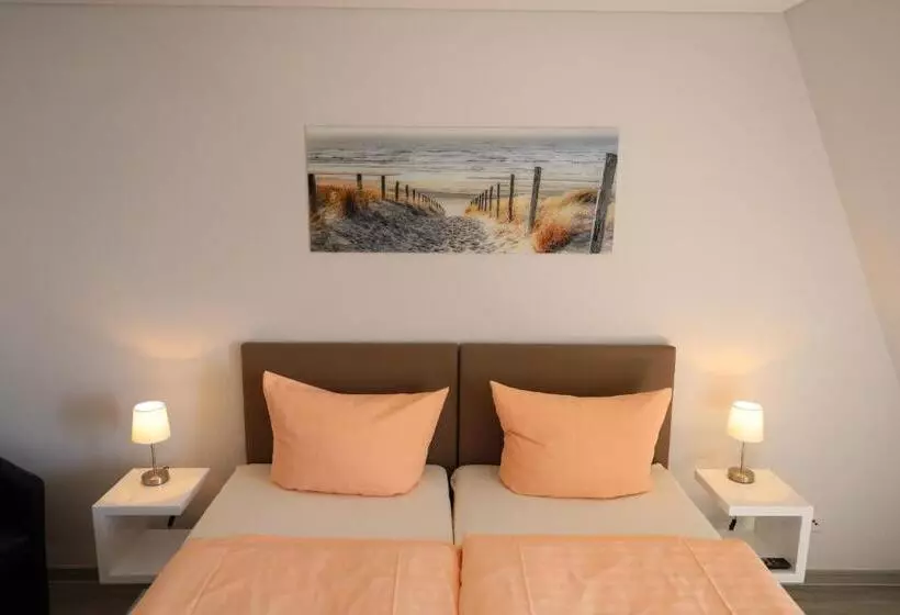 Hotelli Gästehaus Am Schweriner See