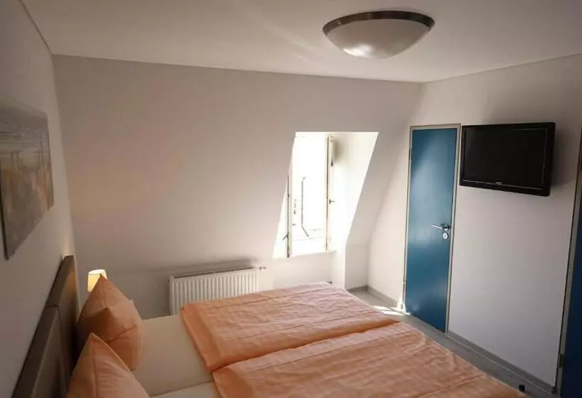 Hotelli Gästehaus Am Schweriner See