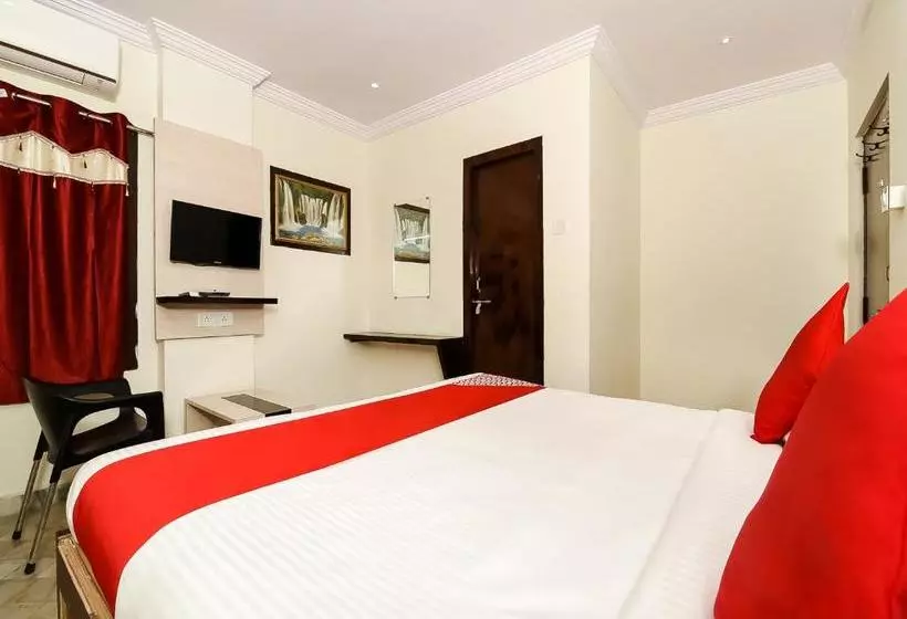 ホテル Oyo 39904 Swarna Palace