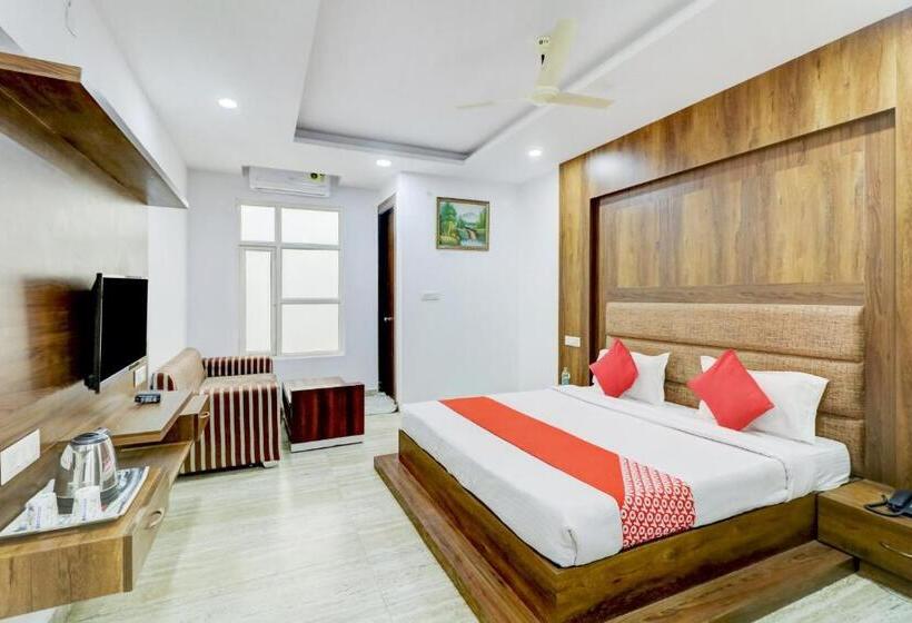 בית מלון כפרי Ratan The Pacific