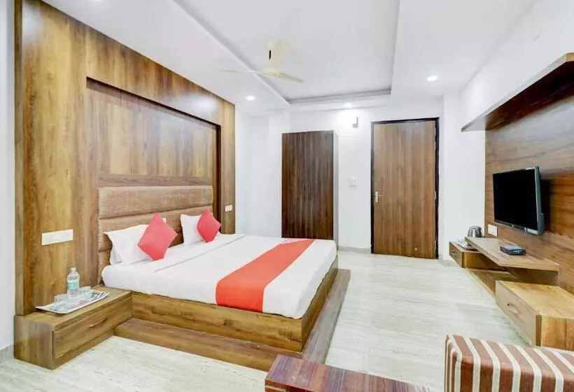 ホテル Ratan The Pacific