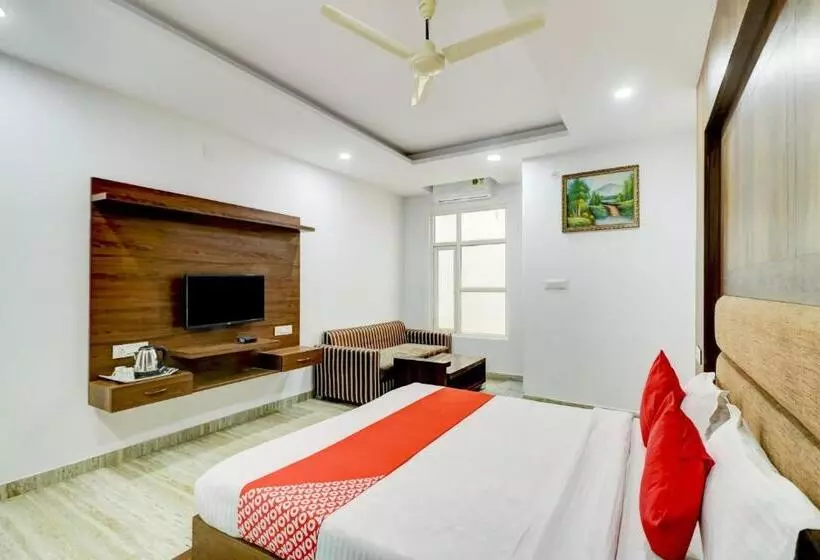 ホテル Ratan The Pacific