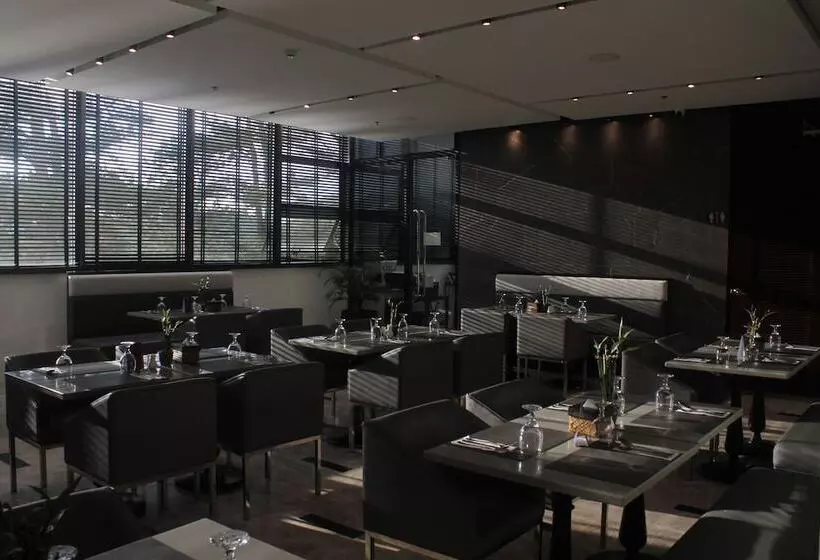 ホテル The Plaza Lodge Baguio