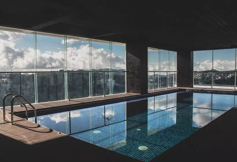 ホテル The Plaza Lodge Baguio