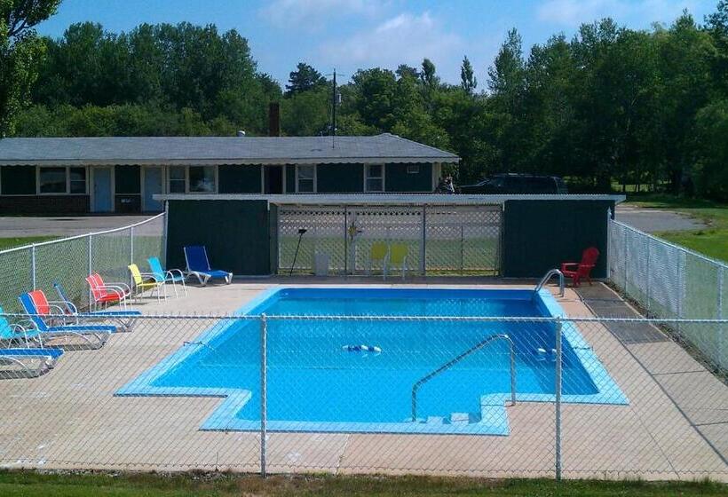 Middleton Motel & Suites