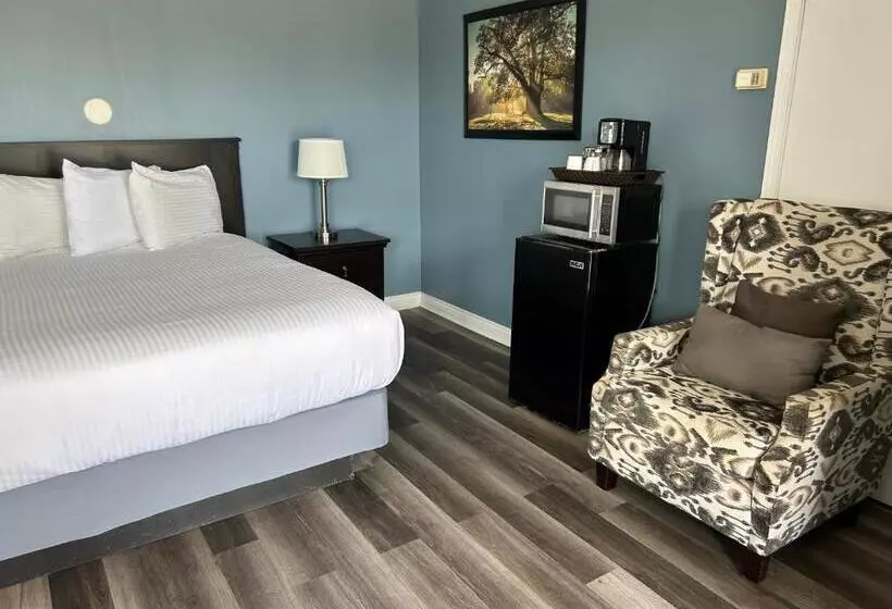 Middleton Motel & Suites
