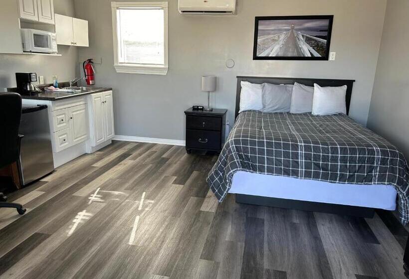 Middleton Motel & Suites