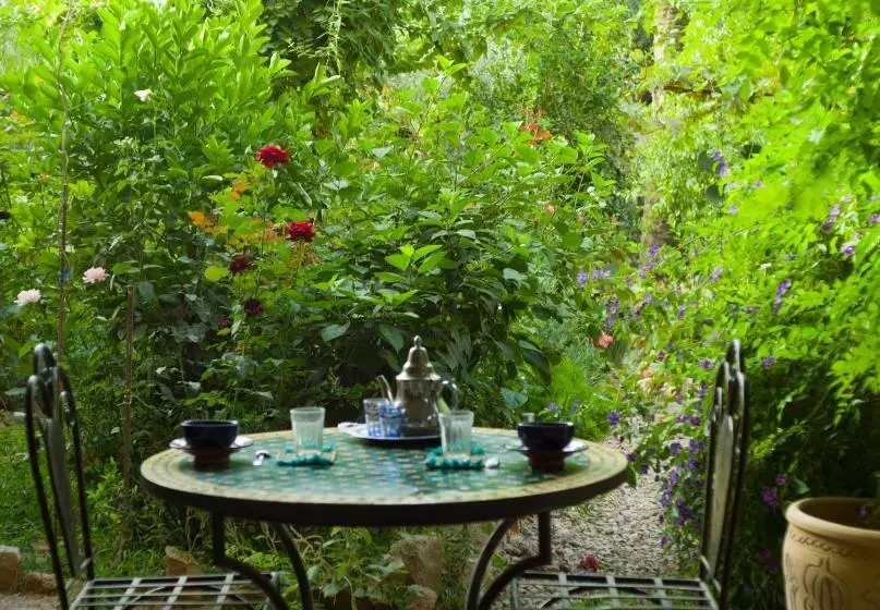 Majatalo A Secret Garden