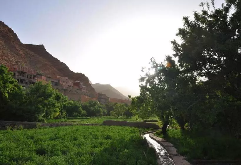 Majatalo A Secret Garden