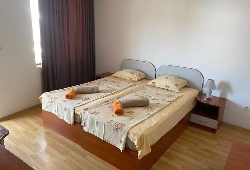 پانسیون Atanasov 1