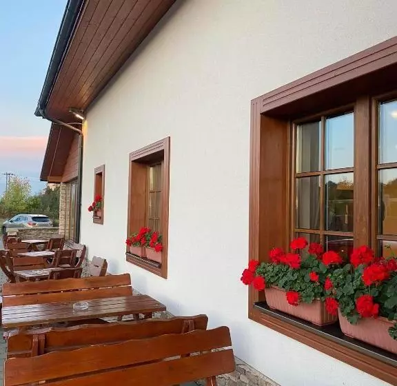 Majatalo Penzión Kingo