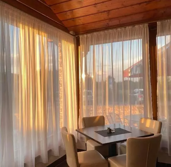 Majatalo Penzión Kingo