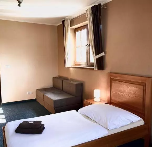 Majatalo Penzión Kingo