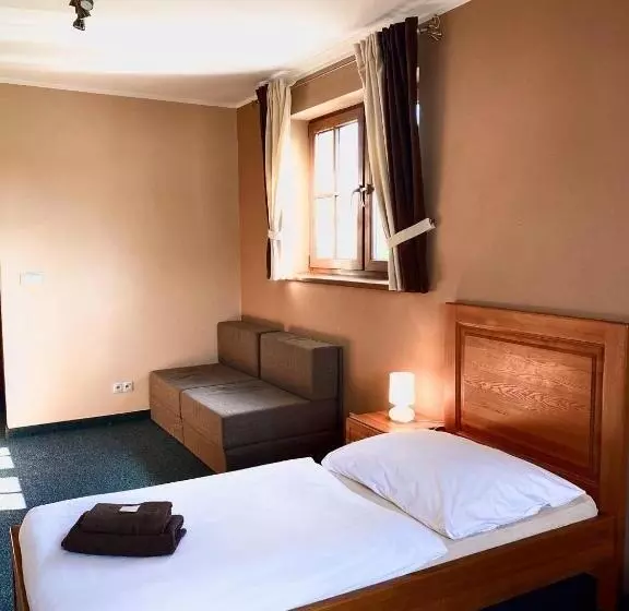 Majatalo Penzión Kingo