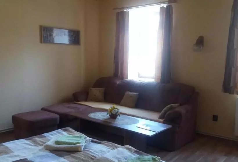 Majatalo Ubytování U Potoka