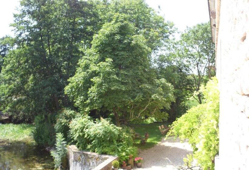 مبيت وإفطار Le Moulin De Poilly