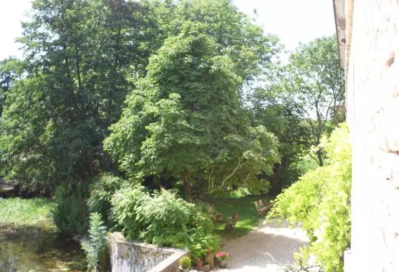 Aamiaismajoitus (B&B) Le Moulin De Poilly