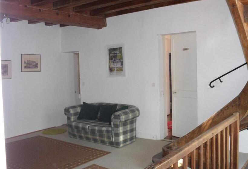 مبيت وإفطار Le Moulin De Poilly