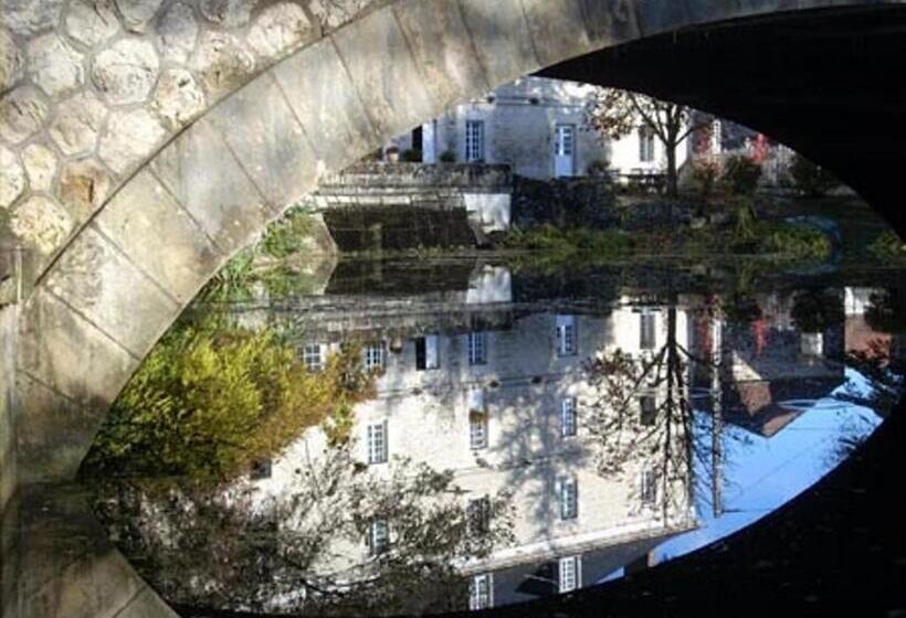 مبيت وإفطار Le Moulin De Poilly