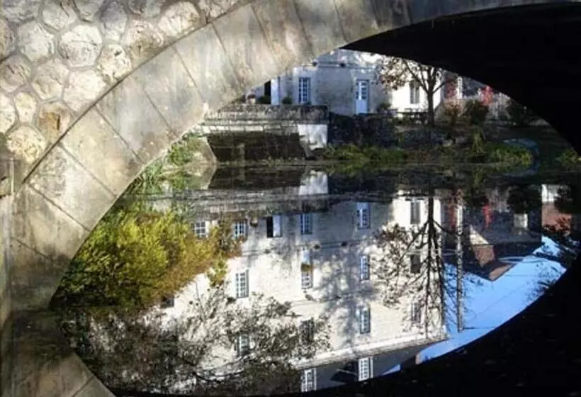 Aamiaismajoitus (B&B) Le Moulin De Poilly