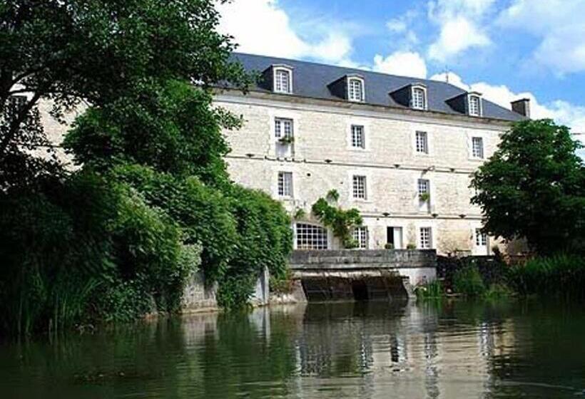 مبيت وإفطار Le Moulin De Poilly