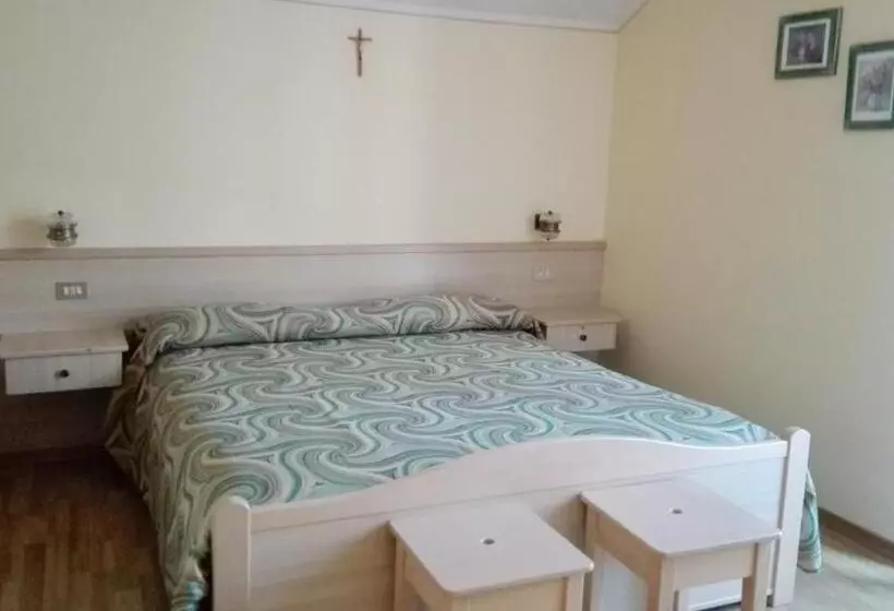 Hotelli Garni Delia